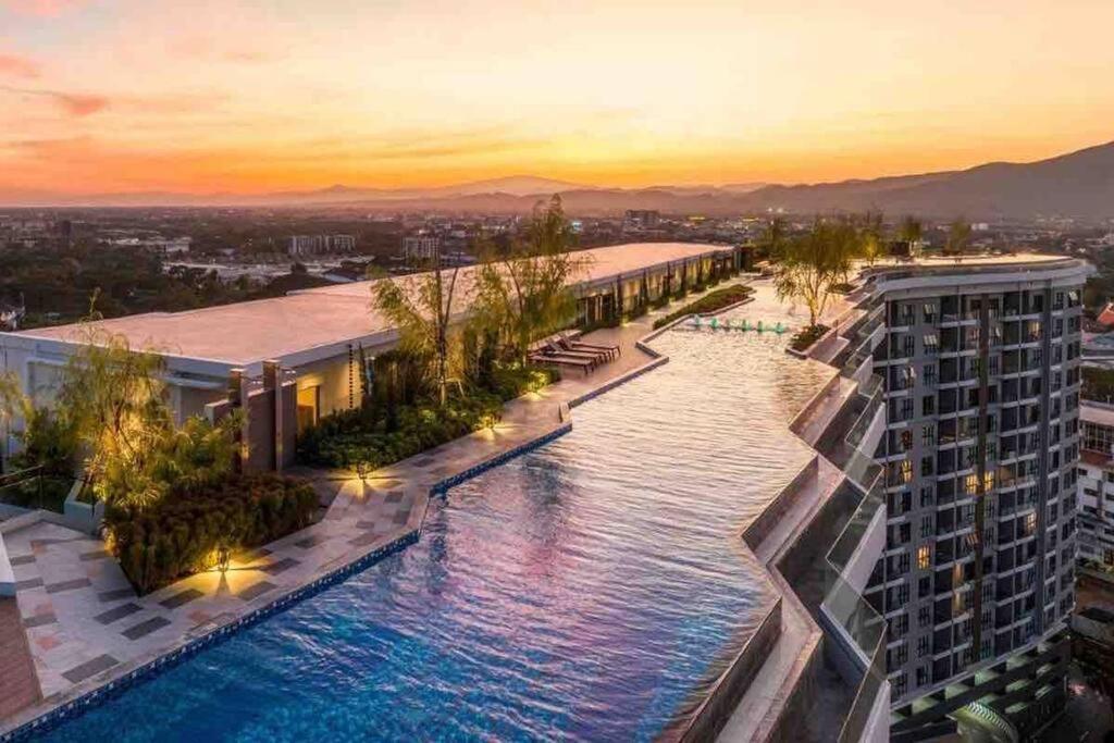 New & Cozy 2 Bedroom @ The Astra Sky River Чиангмай Екстериор снимка